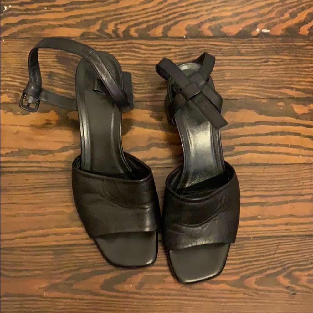 Everlane block heel sandal 100% Italian Leather